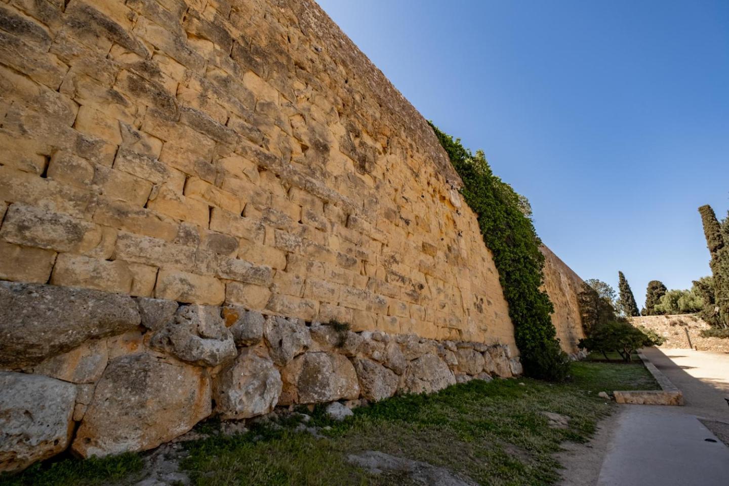 Apartamento En El Corazon De Tarragona. Planta Baja Con Patio. Екстер'єр фото
